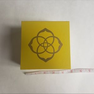 Kendra scott gift box